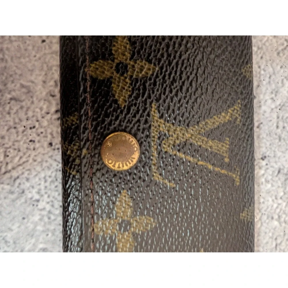 Authentic LOUIS VUITTON Monogram 4 Key Holder Case - Picture 3 of 11